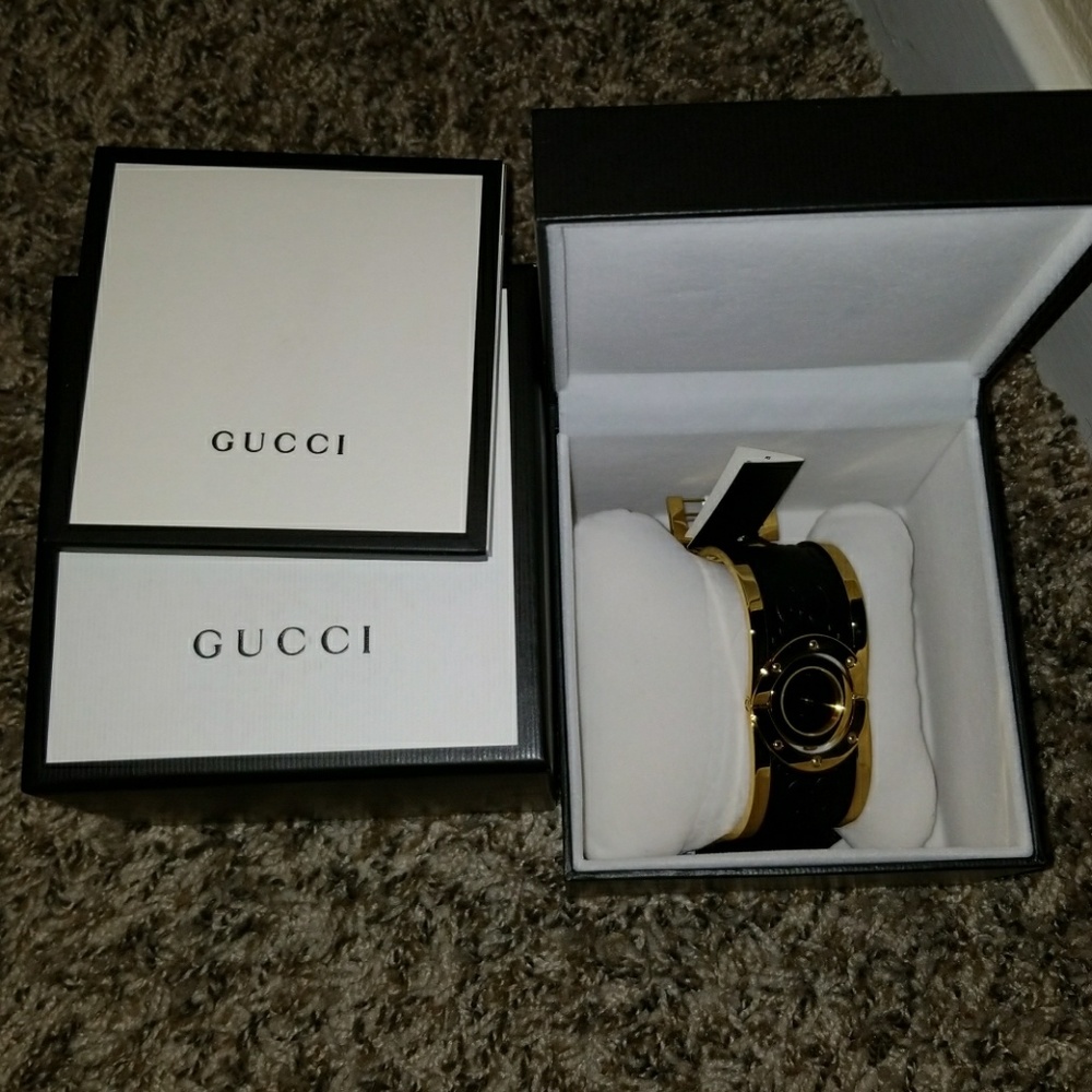 AUTHENTIC GUCCI WATCH $1,100 plus tax